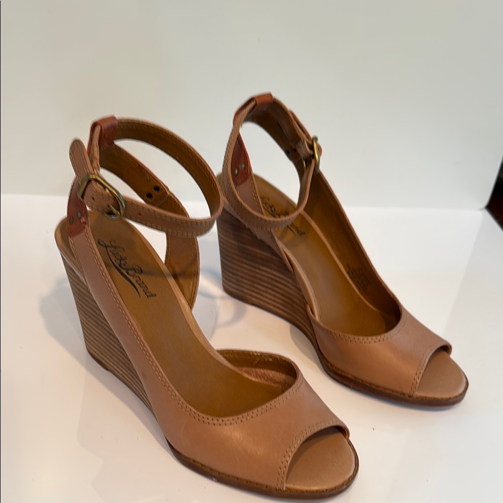 Lucky Brand Tan Heels Stylish and Comfortable
